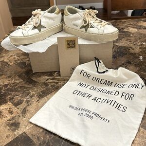 GOLDEN GOOSE HI STAR    NEW PRICE!!  Just in time for
HOLIDAYS!!   🎄